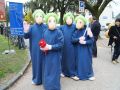 Un grupo con disfraces de los Lemmings en una convención