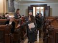 La alcaldesa Inés Rey saluda al portavoz del BNG, Francisco Jorquera, este martes