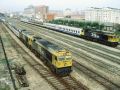 Dos trenes Estrella, en San Cristóbal, avanzan en su trayecto hacia Barcelona en una imagen de finales del siglo pasado
