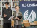 De A Coruña a Nueva York para convertirse en los reyes mundiales de la dialéctica Los alumnos Lois Queijeiro y Omar Badriev, ayer, en el instituto de Elviña