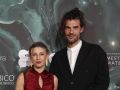 La vicepresidenta Segunda del Gobierno y Ministra de Trabajo y Economía Social Yolanda Díaz,y Oliver Laxe, director de la película "Sirat", posan a su llegada a la XXIV edición de los premios