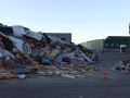 Los trabajadores de la planta de Nostián denuncian que el quinto contenedor retrasa el reciclaje Basura acumulada en la planta de reciclaje de Nostián