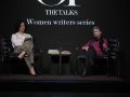 La periodista Andrea Aguilar con Lionel Shriver en 'The MOP Talks'