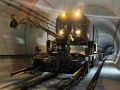 El tren carrilero, durante la colocación de los raíles