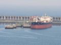 Repsol ha traído 1,1 millones de toneladas de crudo a A Coruña durante la guerra de Irán El petrolero ‘Ryman’ descarga en la terminal de Repsol esta semana