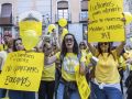 Dos educadoras, durante la protesta de este jueves en Toledo
