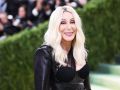 La cantante Cher posa en la alfombra roja de la Met Gala el pasado 5 de mayo
