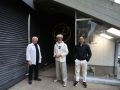 José Luis Saavedra, Carlos Saavedra y Emilio Ron posan para El Ideal a las puertas de PirámideCarlos José Luis Saavedra y Emilio ron como propietarios de pirámide