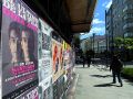 Carteles en A Coruña que anuncian el concierto de El Último de la Fila en Santiago