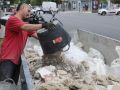 Un joven trabajador en una obra