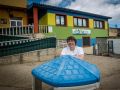 Adiós a una de las escuelas más queridas de Arteixo: cierra O Berce tras 25 años Lorena Souto posa en el exterior de la escuela infantil O Berce