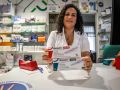 Más de 35.000 coruñeses tienen recetados fármacos como Ozempic que reducen el apetito La farmacéutica Blanca González, con dos cajas de Ozempic, en su botica de Orillamar