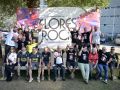 El equipo que hace posible el Flores Rock, junto al concejal Gonzalo Castro, en el centro junto a su hijo