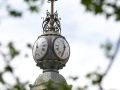 El reloj del Obelisco, en A Coruña, parado a la hora fatídica