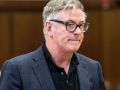 Alec Baldwin relata la tragedia de 'Rust' en el avance del documental sobre el tiroteo mortal