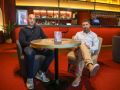 Daniel Val, director del gurpo Postres y Bebidas, junto a Pablo García, adjunto y relaciones públicas, ayer en Poniente | g. BARREIROS