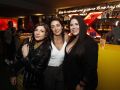 Decenas de 'tóxicos' llenan el nuevo local de moda en A Coruña Varias asistentes en la fiesta de inauguración de La Tóxica