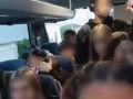 Miño reclama soluciones a la masificación de los buses con estudiantes hacia Betanzos Jóvenes en un autobús entre Miño y Betanzos