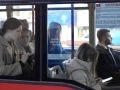 Las quejas de los viajeros del transporte urbano de A Coruña abruman a los chóferes Viajeros en un bus urbano
