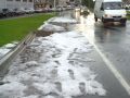 El granizo caído por la mañana dificultó el tráfico en las calles