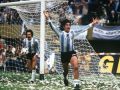 Gol de Argentina en el Mundial 78, con el balón Tango en la portería de Holanda