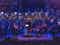 A Coruña se rinde ante un concierto para volver a ser niños y cantar por la paz Chorus