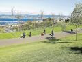 Vista del Parque de Eirís, el pulmón del barrio que también disfrutan los vecinos de O Castrillón
