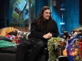 Óliver Laxe reivindica el 'neno' como saludo en el mundo del cine Óliver Laxe, durante su aparición en 'La Revuelta'