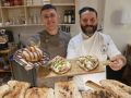 Alexandre Cundíns y Luca Noviello, con algunas opciones del desayuno de Terra Mía