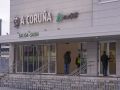 Varios viajeros, a las puertas de la estación de tren de A Coruña