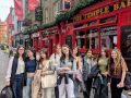 Aer Lingus deja tirados a 16 niños de A Coruña que habían pagado 1.500 euros por un curso de inglés en Irlanda Viaje a Irlanda de los alumnos de English4You en 2025