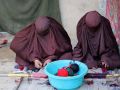 El debate sobre el burka agita el tablero político y mueve a los partidos a posicionarse Dos mujeres con burka
