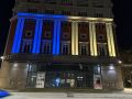 El Teatro Colón iluminado con la bandera de Ucrania