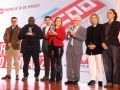 Los galardonados con los premios "10 de Marzo" de CC.OO, el marinero superviviente del buque Vila de Pitanxo, Samuel Kwesi; la jueza, María Paz Filgueira y el sindicalista, Xosé Lamela, junto al conselleiro de Emprego, José Gonzalez; el delegado del gobierno, Pedro Blanco; la secretaria general de CC.OO en Galicia, Amelia Pérez y la periodista, Lara Graña