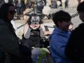 Tras la polémica de los therians en A Coruña: “No todo lo que es poco común es patológico” Una persona en una quedada therian en María Pita