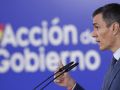 El presidente del Gobierno, Pedro Sánchez, durante su comparecencia este viernes, tras finalizar la reunión del Consejo de Ministros extraordinario en la Moncloa