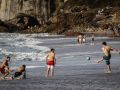A Coruña cerrará el cuarto marzo más seco del siglo Varias personas, en la playa del Orzán, durante una de las cálidas jornadas de este mes de marzo