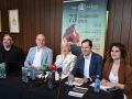 Natalia Lamas, en el centro, durante la presentación de una Temporada Lírica