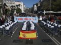 La Asociación Víctimas Descarrilamiento Adamuz se concentra en memoria de los 46 fallecidos en el accidente de trenes en esa localidad cordobesa y  por la seguridad ferroviaria, este miércoles en el Congreso de los Diputados