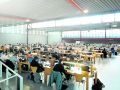 Alumnos estudian en la biblioteca Xoana Capdevielle