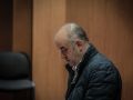 La hermana de los acusados en el juicio de la Primitiva millonaria declara que “nunca” se plantearon avisar a la Policía El lotero acusado de estafa, Manuel Reija, durante la cuarta sesión del juicio, a la que no acudió su hermano Miguel, también acusado, por blanqueo de capitales