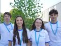 Cuatro alumnos vislumbran su futuro entre fórmulas y batas de laboratorio en la UDC Martín Calviño, Julia Losada, Lara Prego y Antonio López, en el CICA de la UDC