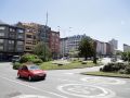 rotonda de la ronda de Outeiro con la avenida del Ferrocarril