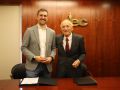 El presidente de la Confederación de Empresarios de A Coruña (CEC), Antonio Fontenla, y el presidente de la Sociedad Gallega de Prevención de Riesgos Laborales (SGPRL), Carlos Montes Piñeiro