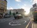 La ronda de Outeiro, con carriles 30, ayer, a su paso por Os Mallos