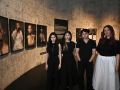Laura Parajuá, Mara Vecoña, AK y Natane Vilas, junto a sus obras de 'Futures Stories', en la Fundación MOP