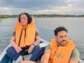 María Teresa Fernández Piedade, junto a otro investigador, en la Amazonía