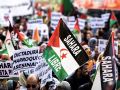 Varias personas durante una manifestación por la autodeterminación del Sahara Occidental, a 16 de noviembre de 2024, en Madrid (España). La manifestación, que recorre la ciudad desde Atocha hasta Sol, está convocada por CEAS-Sahara y FEMAS para denunciar los Acuerdos Tripartitos de Madrid y exigir el cumplimiento de las sentencias del Tribunal de Justicia de la Unión Europea, que invalidan los acuerdos comerciales entre Europa y Marruecos. Además, la protesta apoya la reclamación del pueblo saharaui a su autodeterminación.16 NOVIEMBRE 2024;SAHARA;AUTODETERMINACIÓN;MANIFESTACIÓNDiego Radamés / Europa Press16/11/2024