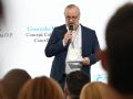 Ramón Mas, presidente de España de Noche, durante su ponencia en el Espacio Avenida Abanca