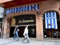 La Cervecería de la calle Concepción Arenal, este jueves, engalanada con los colores del Dépor